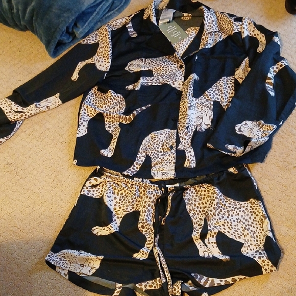 H&M Other - H&M Black and Cream Leopard Print Pajama Set